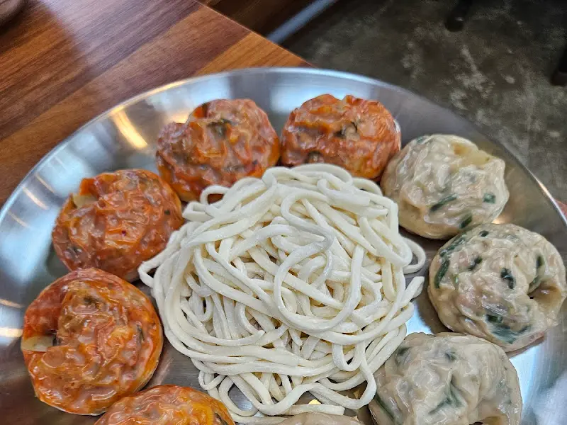 칼국수 면과 만두