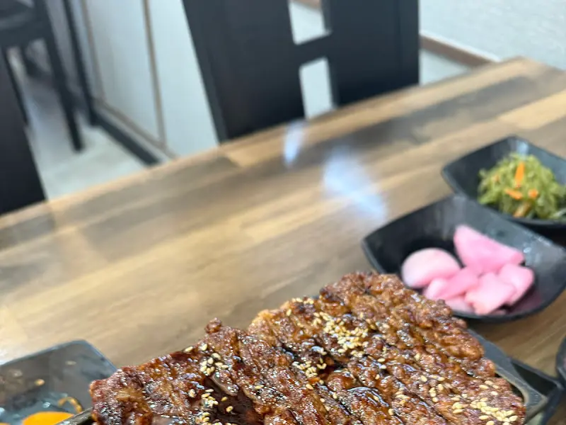 불판 위의 떡갈비