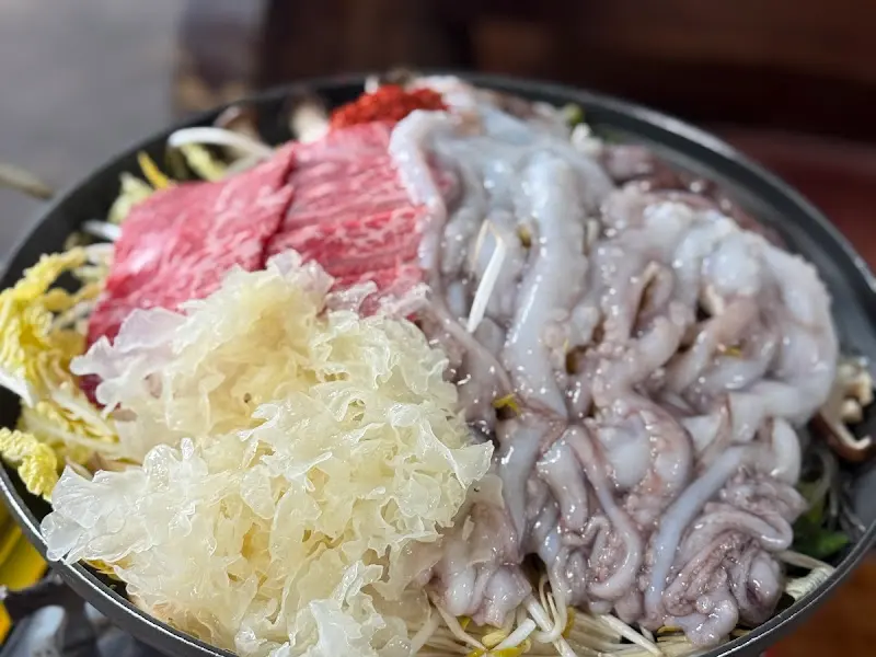 푸짐한 불낙전골의 모습