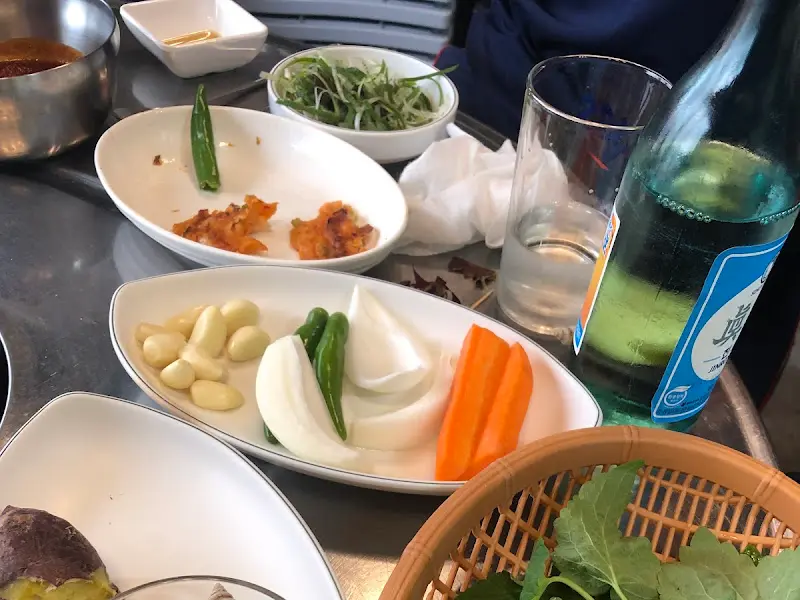 꼼장어와 함께 즐기는 술 한 잔