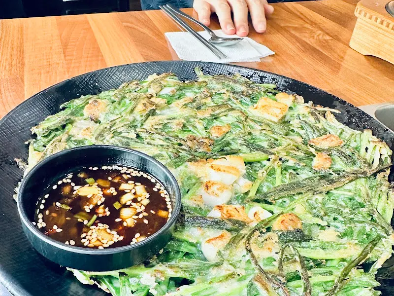 해물 부추전과 간장 양념