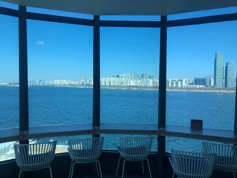 눈 앞에 펼쳐진 아름다운 한강뷰