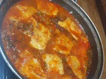 할머니의 추억이 담긴 괴산 매운탕 맛집, 오십년할머니집에서 찾은 과학적 위로