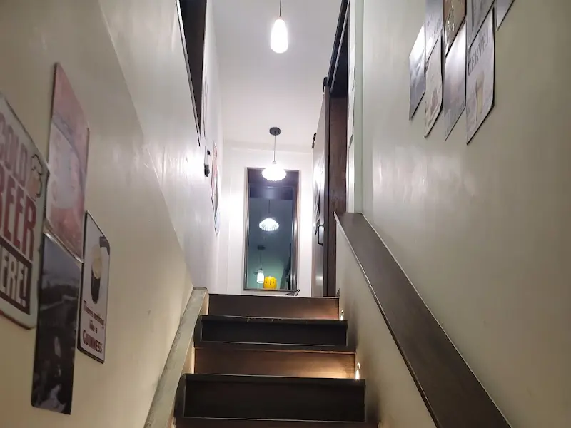 비스트로로지로 올라가는 계단