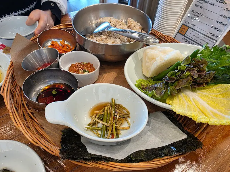 함덕해수욕장이 보이는 창가 자리