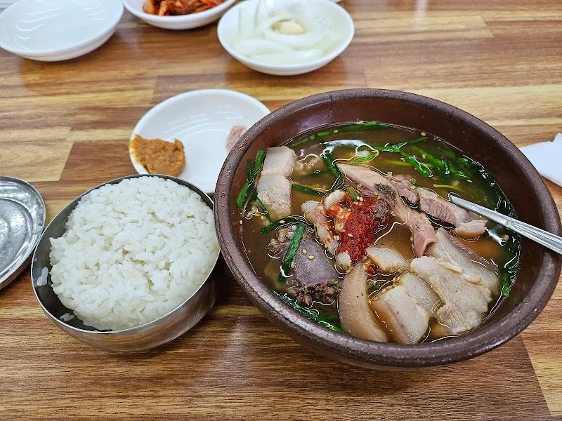 돼지국밥 재료