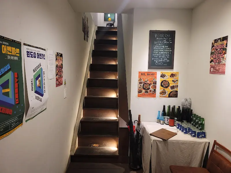 비스트로로지로 올라가는 계단
