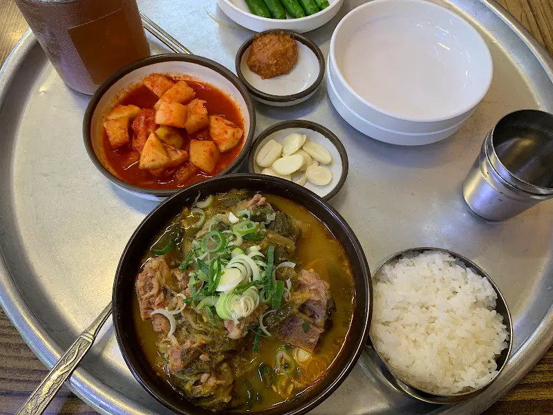 깔끔한 테이블 세팅