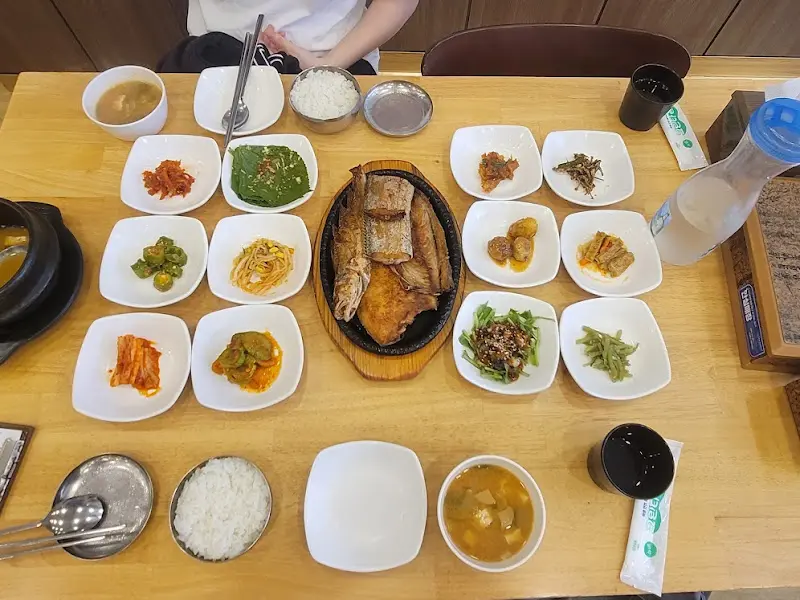 생선구이와 밑반찬