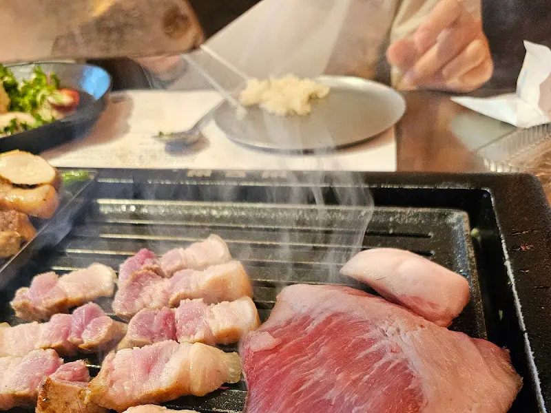 깔끔한 식당 내부