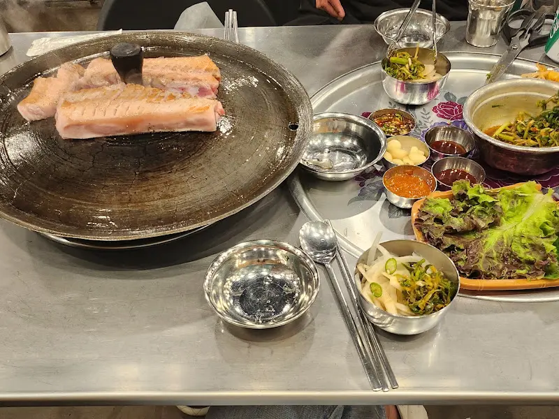 목구멍 별내점의 솥뚜껑