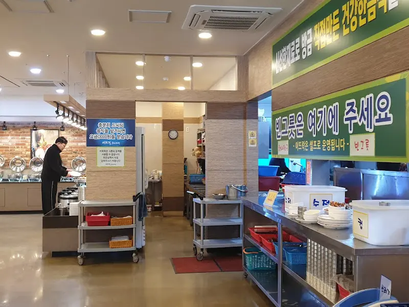 깨끗하게 관리되고 있는 식기류