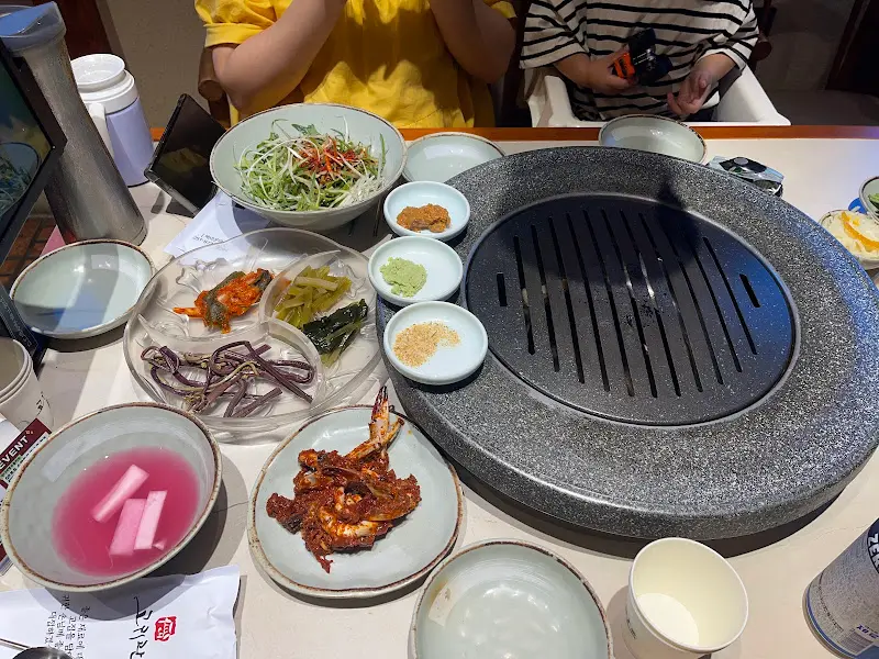 테이블 세팅과 밑반찬