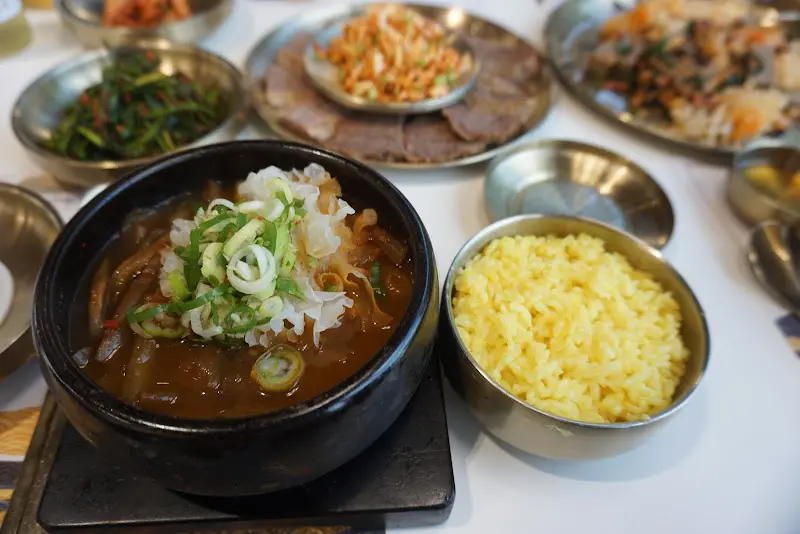 추어탕과 돌솥밥