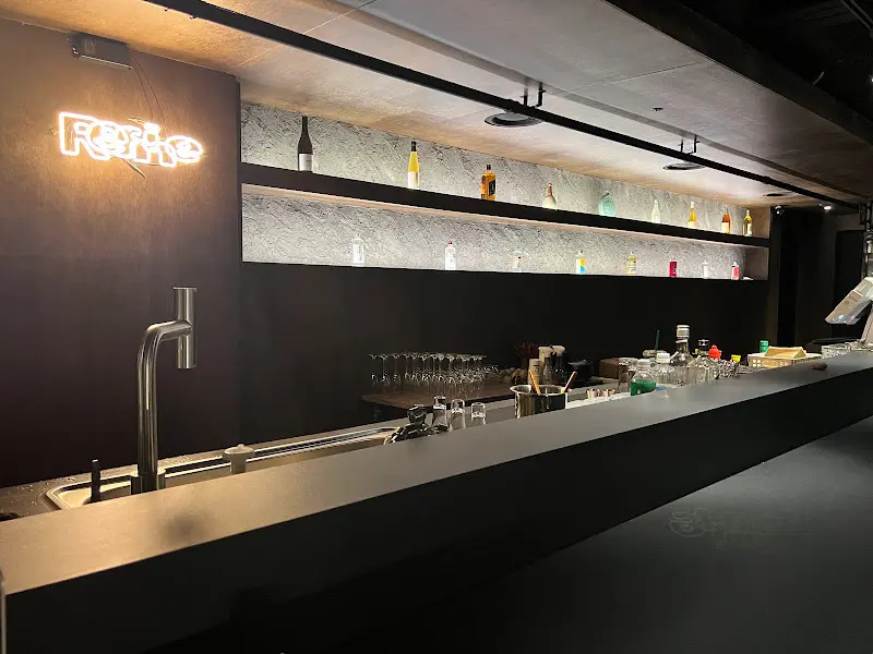 마브 바 테이블