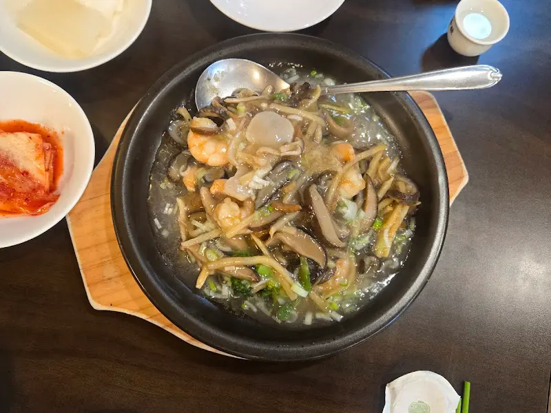 해산물이 듬뿍 들어간 해물누룽지탕