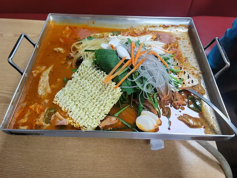 조리되기 전 순대곱창볶음