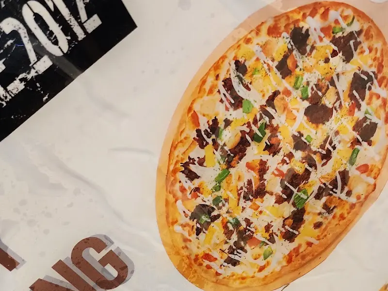 윤기가 흐르는 피자의 모습