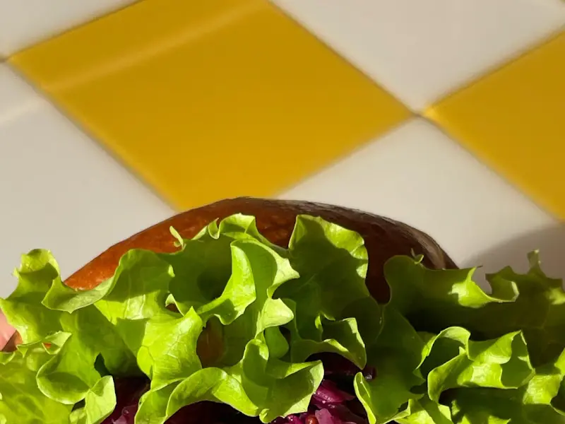 버거에 들어간 신선한 채소