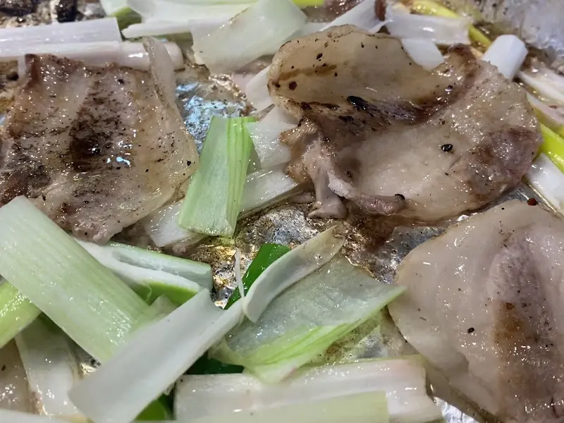 구워지고 있는 냉삼