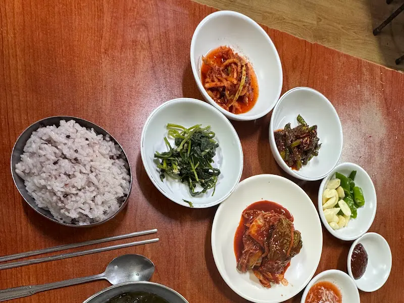 장수보쌈 전체 반찬