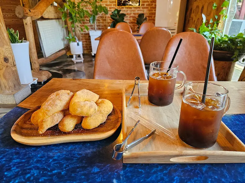 꽈배기와 커피의 완벽한 조합