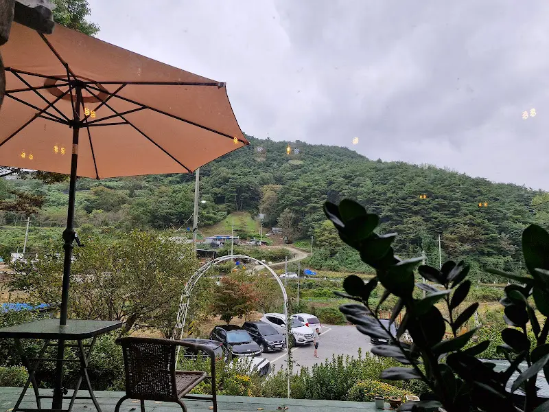 꽈배기진 본점의 운치 있는 풍경