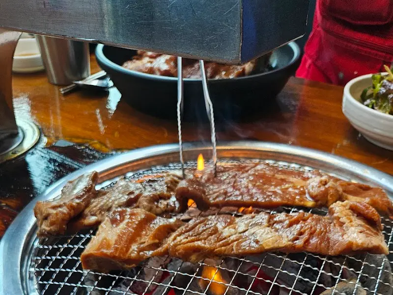 잘 익은 돼지갈비