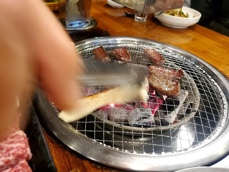 돼지갈비 굽는 모습