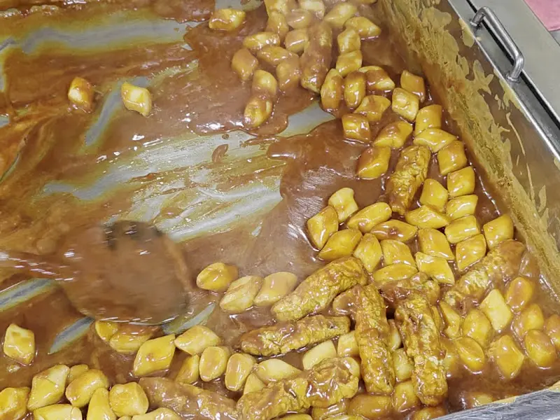 수진분식 떡볶이 조리 모습