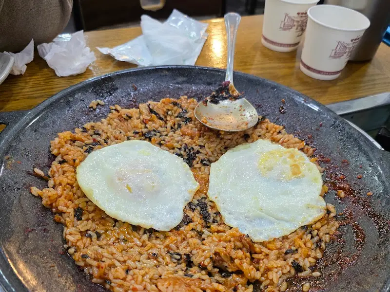 쭈꾸미 볶음밥과 계란후라이