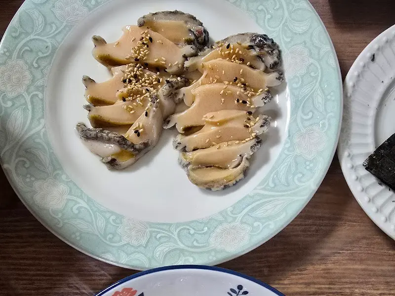 영광회집의 꼬득꼬득한 전복