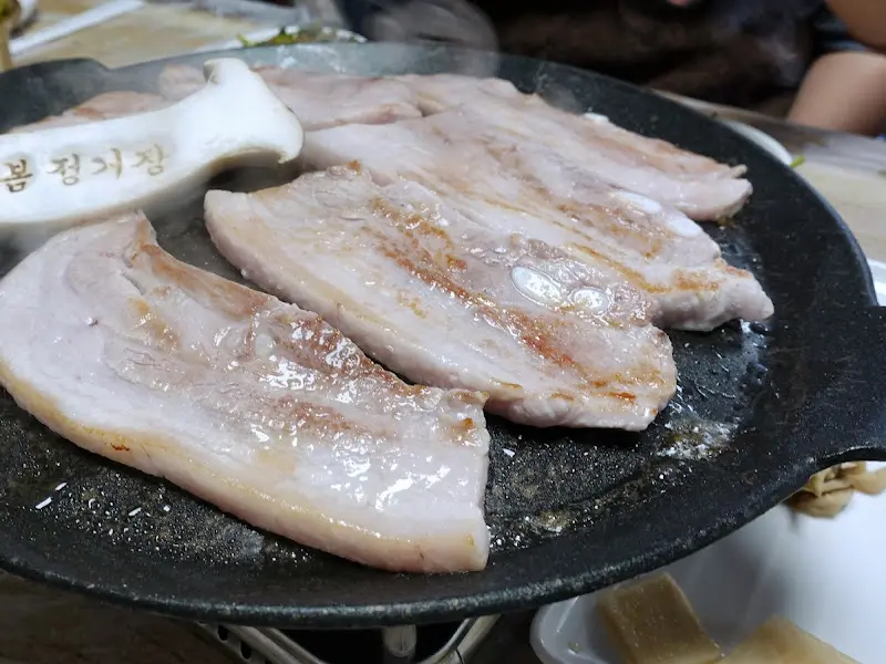 구워지는 삼겹살