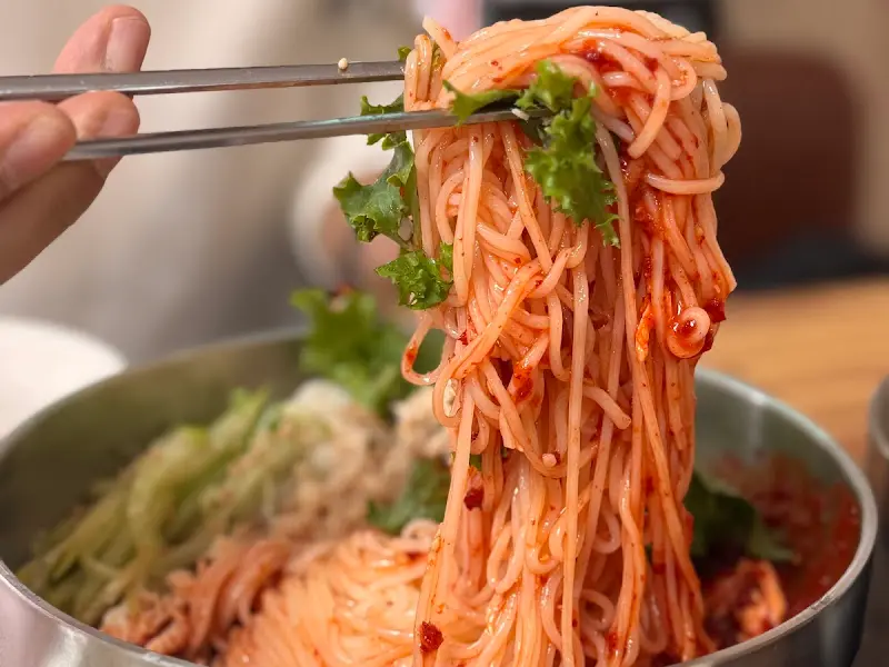 초계비빔국수