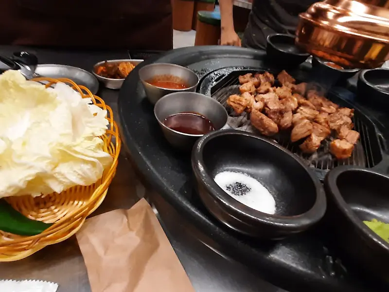 쌈 채소와 소스