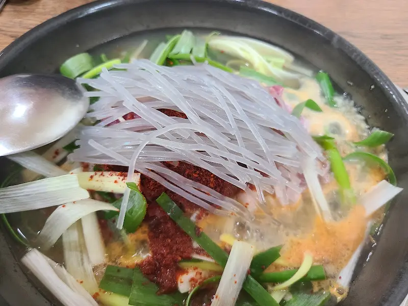 돼지짜글이 속 당면