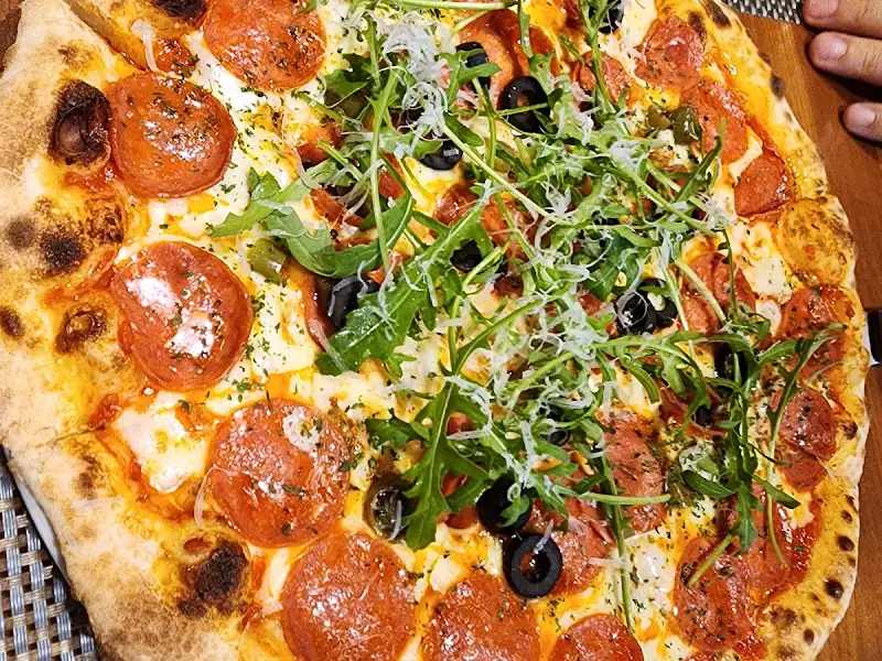 루꼴라 피자의 클로즈업