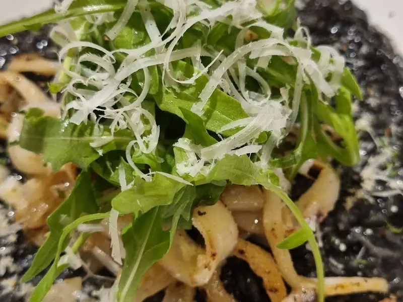 오징어 먹물 리조또의 클로즈업