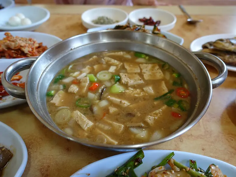 푸짐한 차돌 된장찌개