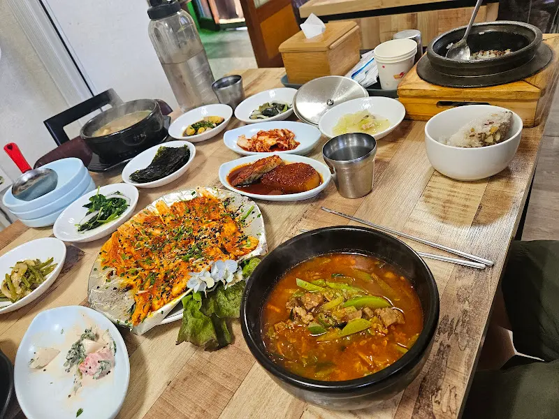 푸짐한 밥상 전경