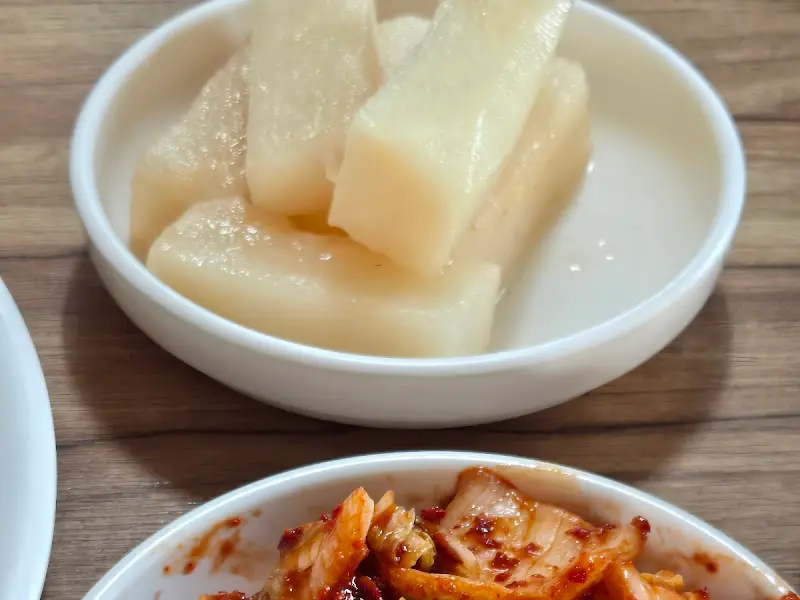 옹심이칼국수와 무김치