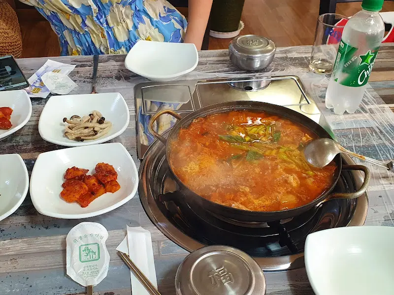 사태찌개 한 상 차림