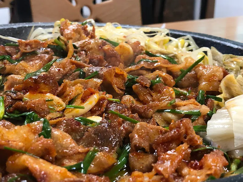 노릇하게 구워진 돼지구이