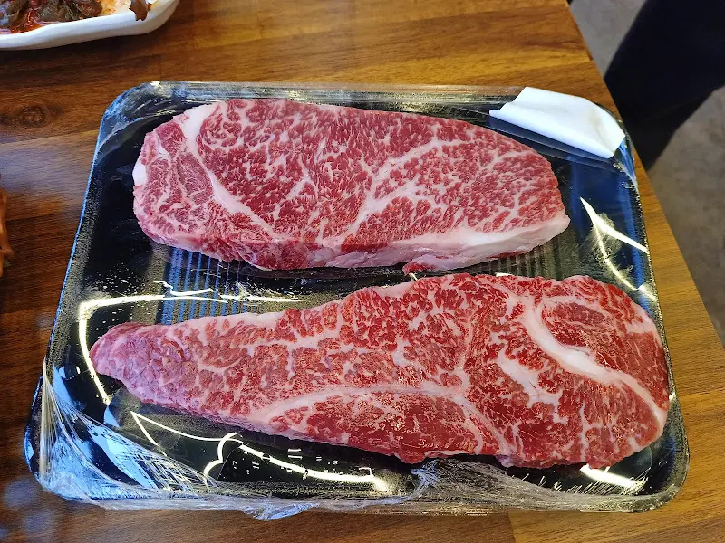 선명한 마블링의 한우