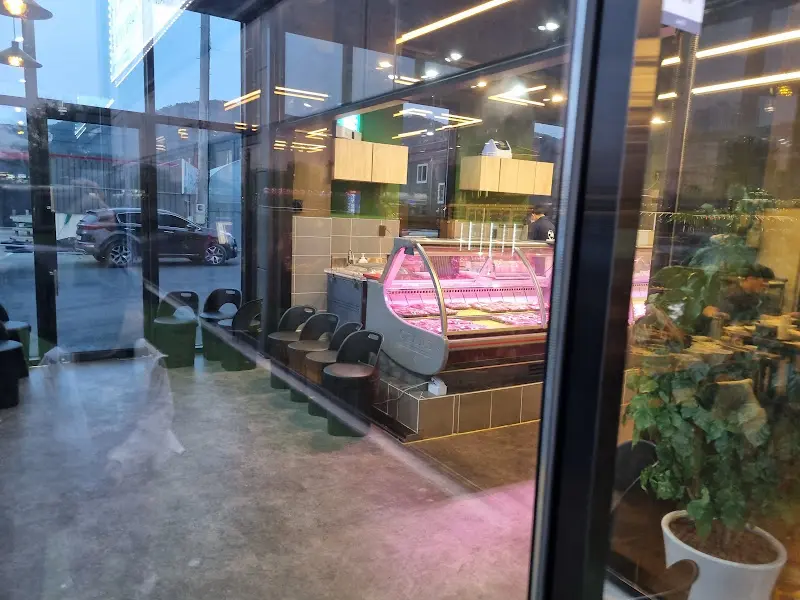 덕고개정육식당 내부