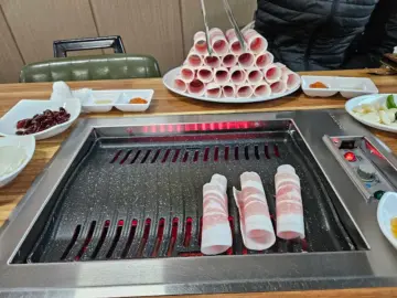 진주 골목 숨은 보석, 또오리 식육식당에서 찾은 대패삼겹살 맛집의 과학