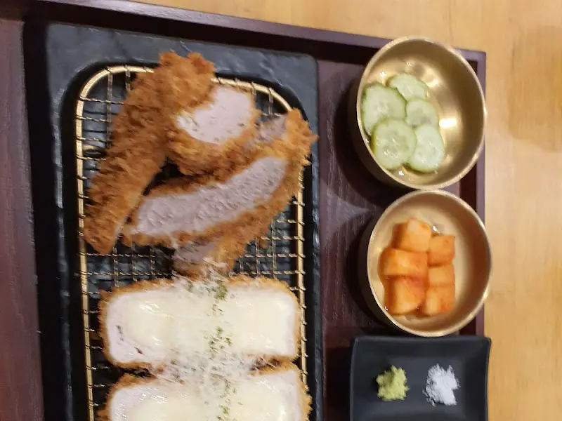 치즈 돈가스의 비주얼