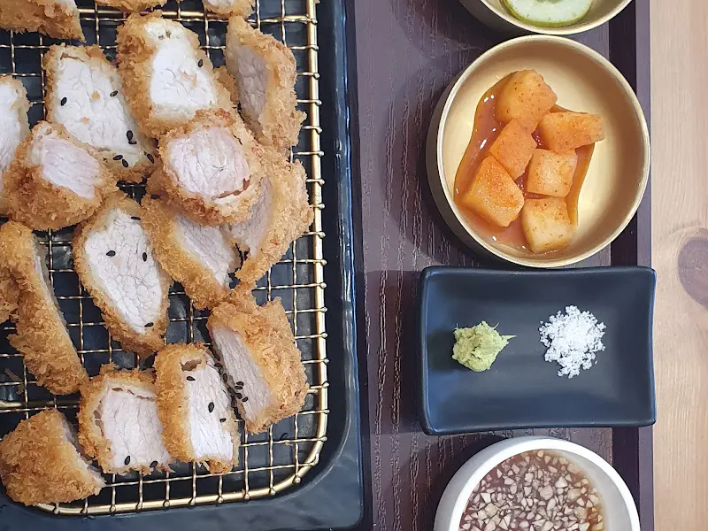 돈가스 단면 클로즈업