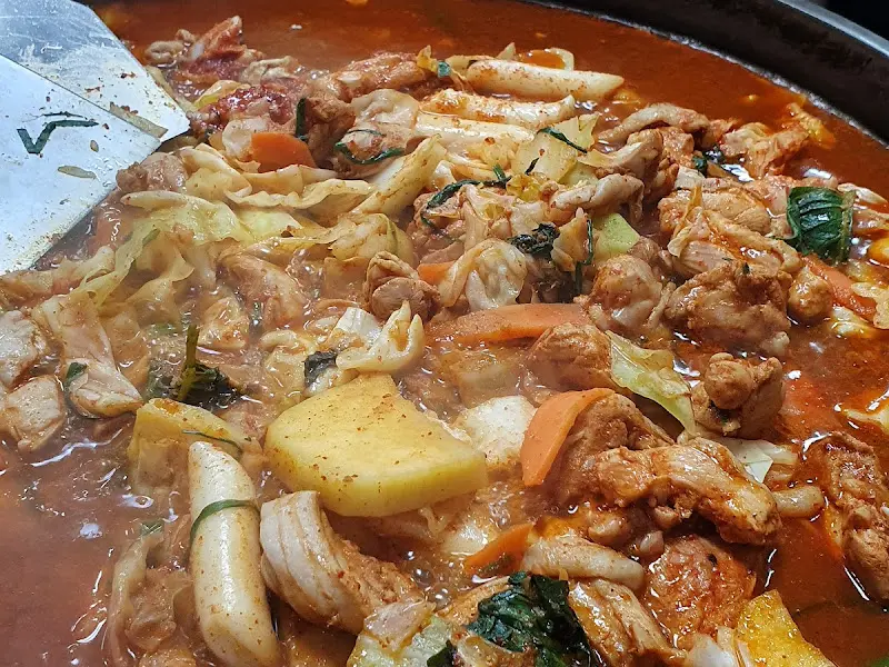 맛찬춘천닭갈비 푸짐한 양