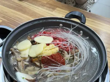 청주에서 맛보는 버섯찌개, 경주집: 레전드 맛집의 귀환